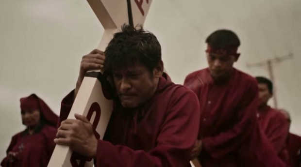 Julio Diaz as Larry in 2015 Drama Film Taklub by Brillante Mendoza about Typhoon Yolanda Supertyphoon Haiyan